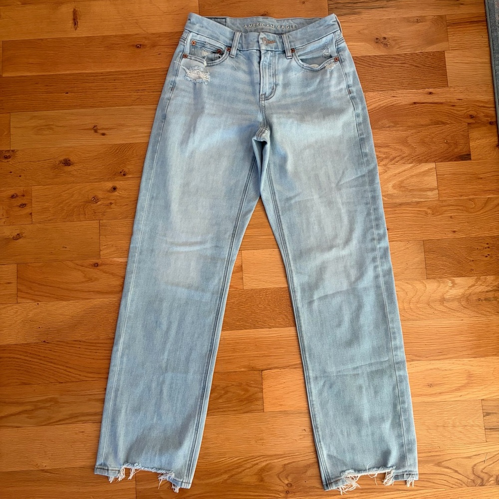 American Eagle Light Blue Distressed Women's Jeans